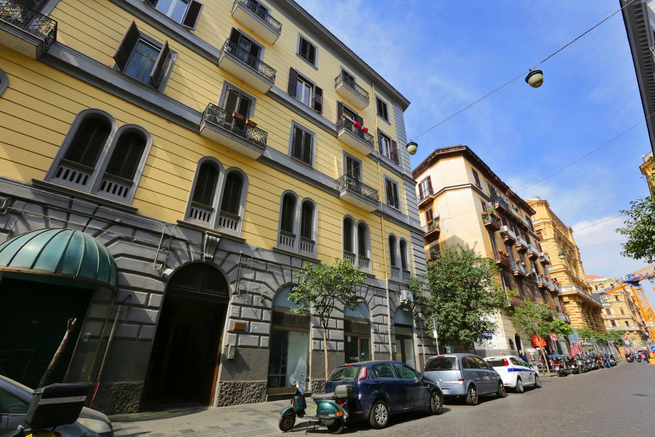 I Vicere B&B Deluxe Napoli Bagian luar foto