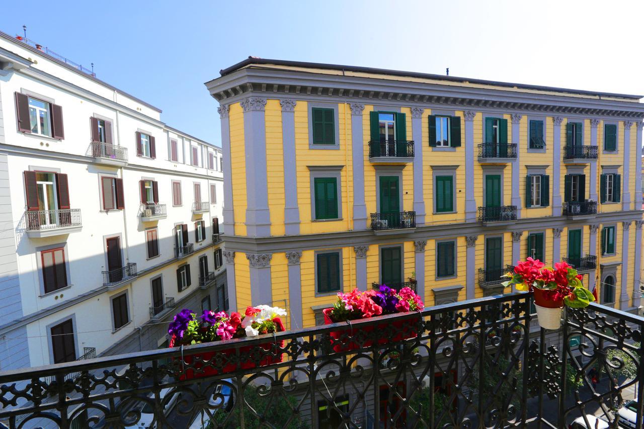 I Vicere B&B Deluxe Napoli Bagian luar foto
